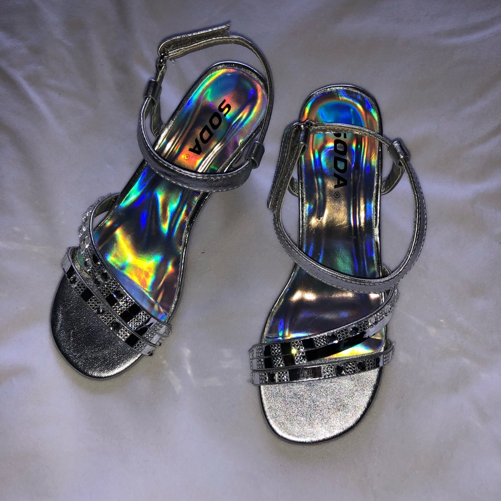 Girls shoes